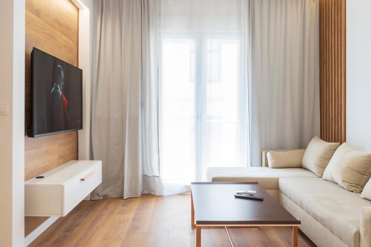 New Modern Style Next To The Train Station Appartement